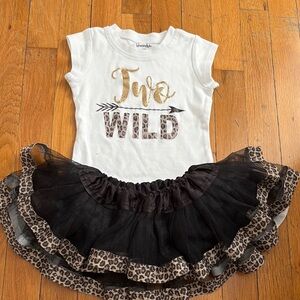 2T girl Two Wild T-Shirt and Leopard Tutu Set